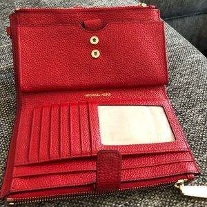 MK wallet +iPhone P8 holder + wrist wallet